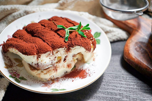 Domowe klasyczne tiramisu przepis ze zdjęciami krok po kroku i wideo