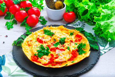 Szybka pizza z lawaszu z jajkiem na patelni przepis ze zdjęciami krok po kroku i wideo
