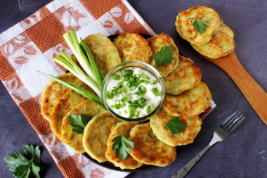 Placki z cukinii na kefirze przepis ze zdjęciami krok po kroku