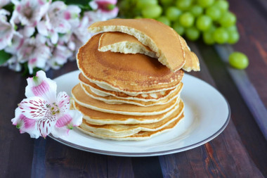 Pancakes na mleku z proszkiem do pieczenia przepis ze zdjęciami krok po kroku i wideo