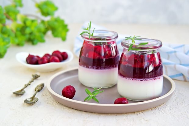 Panna cotta z wiśniami