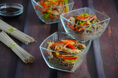 Yakisoba przepis ze zdjęciami krok po kroku i wideo