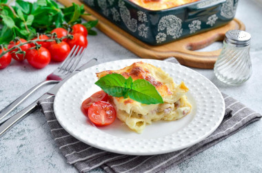 Lasagne z kurczakiem, pieczarkami i sosem beszamelowym przepis ze zdjęciami krok po kroku i wideo