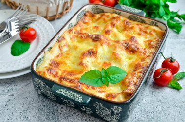 Lasagne z kurczakiem, pieczarkami i sosem beszamelowym przepis ze zdjęciami krok po kroku i wideo