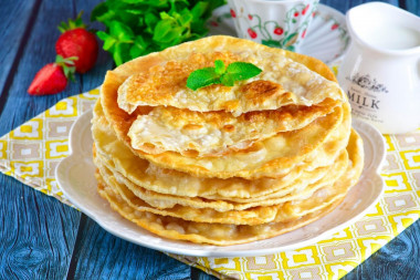 Placki na wodzie z jajkiem na patelni przepis ze zdjęciami krok po kroku i wideo