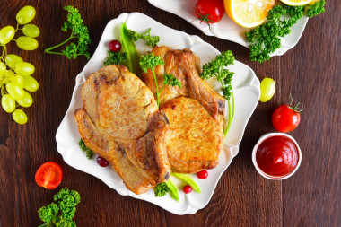 Kotlet wieprzowy z kością przepis ze zdjęciami krok po kroku i wideo