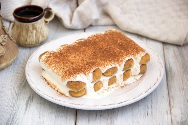 Tiramisu ze śmietaną i mascarpone Tiramisu ze śmietaną i mascarpone