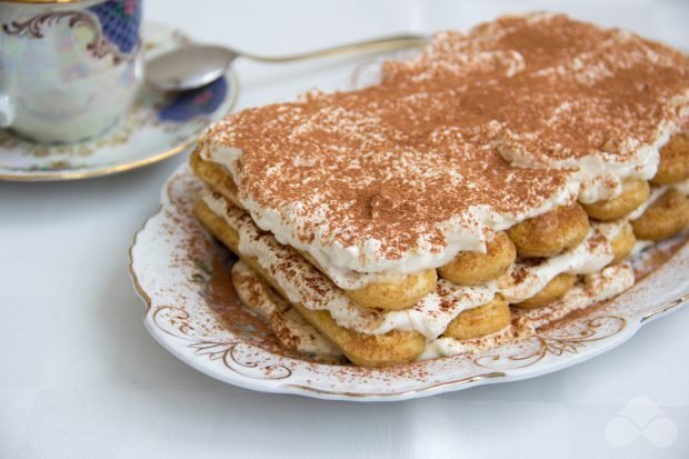Tiramisu ze śmietaną-prosty i pyszny przepis ze zdjęciem (krok po kroku) Tiramisu ze śmietaną-prosty i pyszny przepis ze zdjęciem (krok po kroku)
