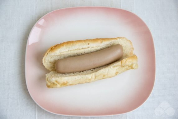 Hot dog z musztardą i słodką cebulą: zdjęcie przygotowania przepisu, krok 2