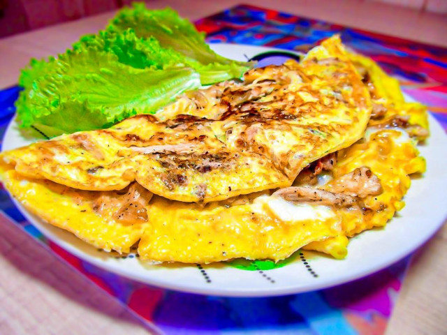 Omlet z kurczakiem i serem z patelni przepis ze zdjęciami krok po kroku i wideo