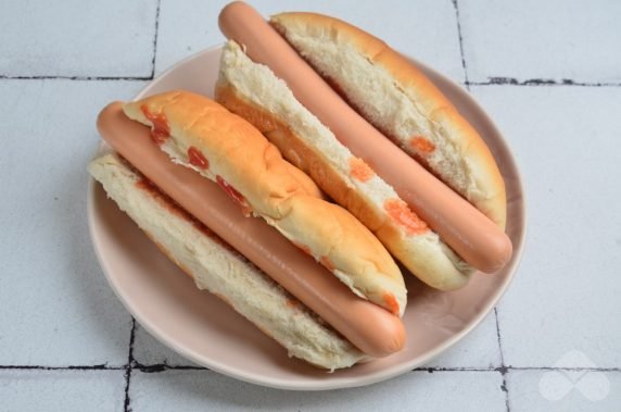 Amerykański hot dog z cebulą i bekonem: zdjęcie przygotowania przepisu, krok 2