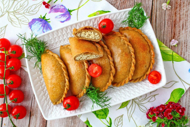 Pierożki z mąki żytniej bez drożdży z piekarnika przepis ze zdjęciami krok po kroku