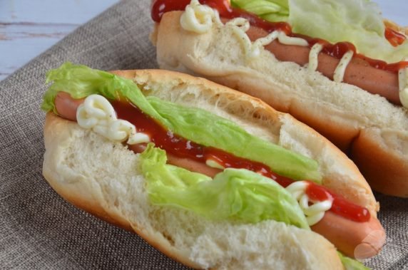 Klasyczny hot dog bez musztardy: zdjęcie przygotowania przepisu, krok 2