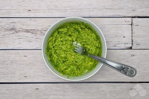 Klasyczne guacamole z awokado: zdjęcie przygotowania przepisu, krok 5