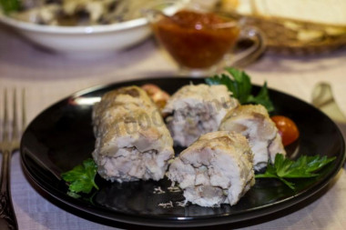 Kiełbasa wieprzowa z filetem z kurczaka w folii w piekarniku przepis ze zdjęciami krok po kroku i wideo
