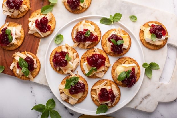 Kanapki z indykiem i serem brie-prosty i pyszny przepis, jak gotować krok po kroku