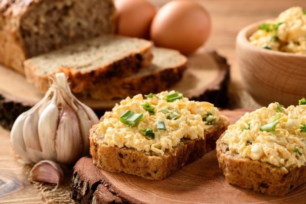 Pasta do kanapek z roztopionym serem-prosty i pyszny przepis, jak zrobić krok po kroku