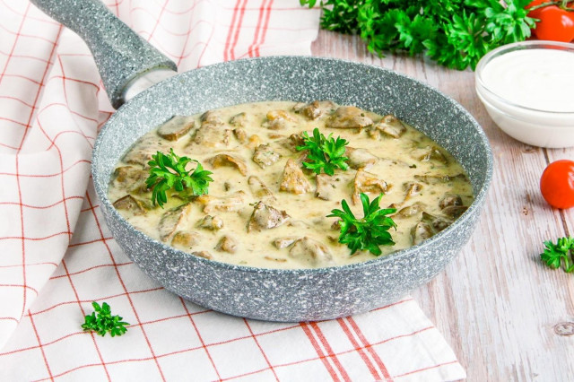 Wątróbka z indyka w śmietanie przepis ze zdjęciami krok po kroku
