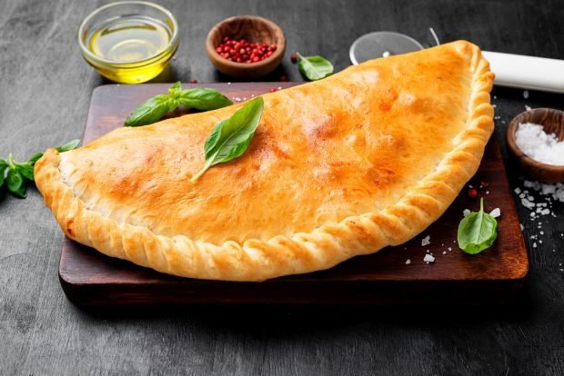 Klasyczne włoskie calzone-prosty i pyszny przepis, jak zrobić krok po kroku