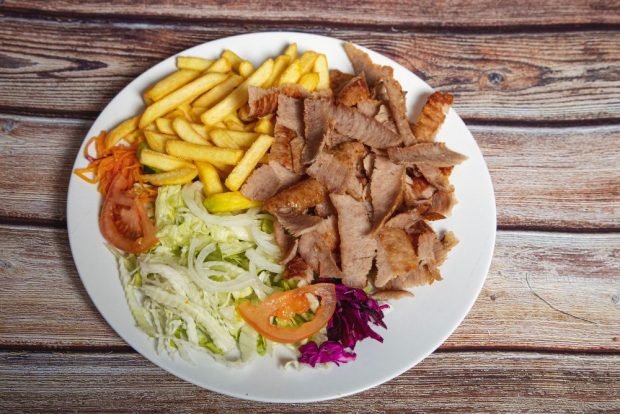 Shawarma na talerzu-prosty i pyszny przepis na przygotowanie krok po kroku