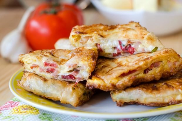 Proste gorące kanapki w chlebie pita na patelni-prosty i pyszny przepis, jak gotować krok po kroku