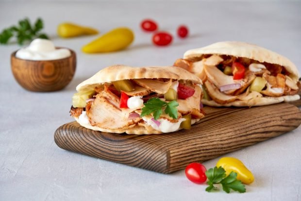 Shawarma w PIT z kurczakiem-prosty i pyszny przepis na gotowanie krok po kroku