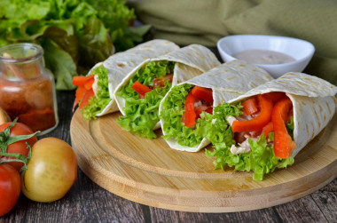 Tortilla z kurczakiem i warzywami w domu przepis ze zdjęciami krok po kroku i wideo