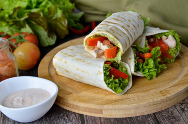 Tortilla z kurczakiem i warzywami w domu przepis ze zdjęciami krok po kroku i wideo