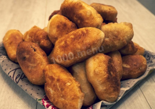 Pierożki z mięsnym nadzieniem z ciasta na kefirze przepis ze zdjęciami krok po kroku i wideo