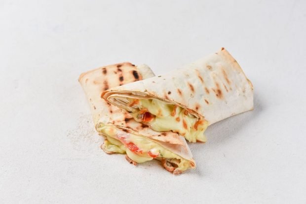 Shawarma serowa – prosty i pyszny przepis na gotowanie krok po kroku