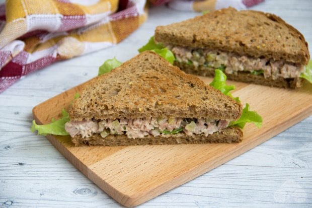 Kanapki z tuńczykiem i piklami-prosty i pyszny przepis ze zdjęciem (krok po kroku)