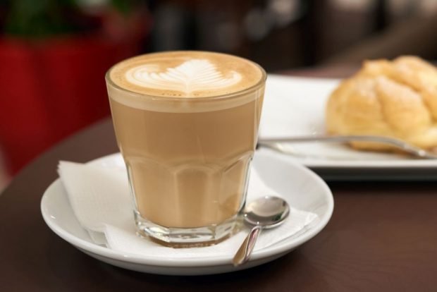 Kawa FLAT WHITE-prosty i pyszny przepis, jak gotować krok po kroku