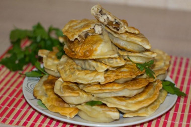 Pierożki z szybkiego ciasta z patelni z grzybami i kurczakiem przepis ze zdjęciami krok po kroku i wideo