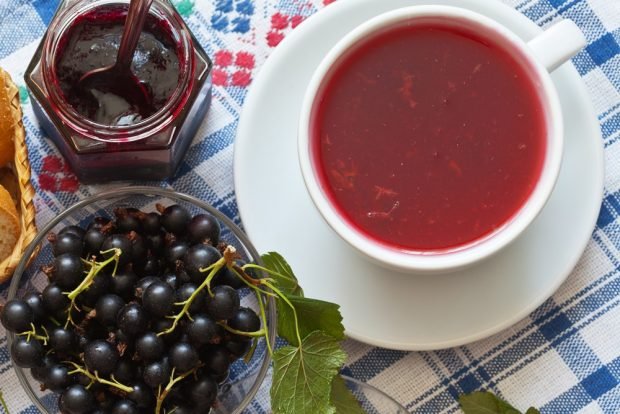 Galaretka z czarnej porzeczki ze skrobią