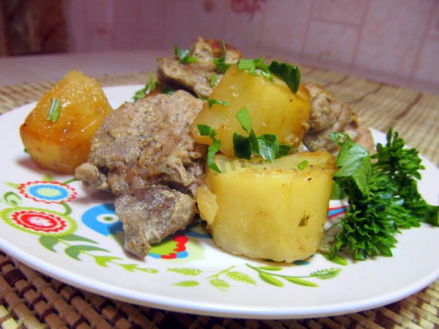 Mięso pieczone z ziemniakami w rękawie przepis ze zdjęciami krok po kroku i wideo
