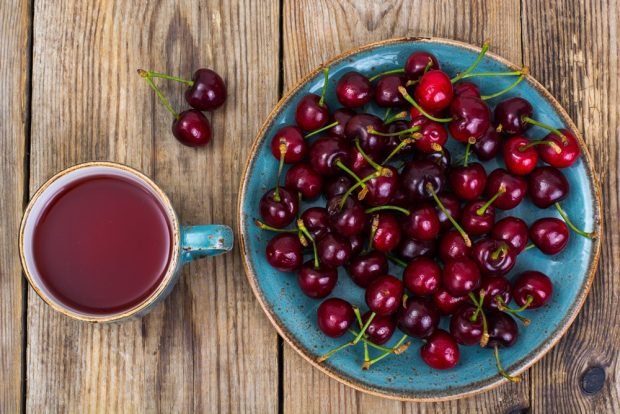 Kompot wiśniowy z miodem-prosty i pyszny przepis, jak gotować krok po kroku