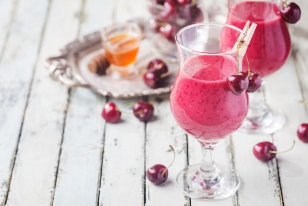 Smoothie z wiśniami-prosty i pyszny przepis, jak zrobić krok po kroku