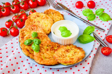 Placuszki z cukinii z serem i czosnkiem przepis ze zdjęciami krok po kroku i wideo