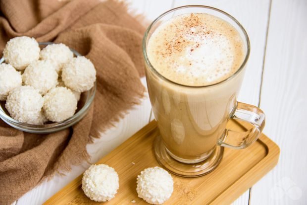 Coconut latte-prosty i pyszny przepis ze zdjęciem (krok po kroku)