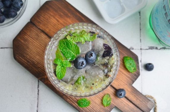 Jagodowe Mojito: zdjęcie przygotowania przepisu, krok 6 Jagodowe Mojito: zdjęcie przygotowania przepisu, krok 6