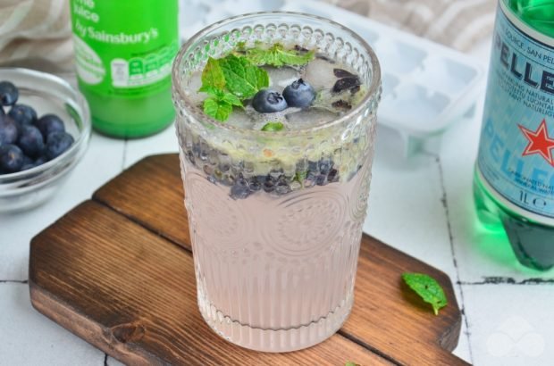 Jagodowe Mojito-prosty i pyszny przepis ze zdjęciem (krok po kroku) Jagodowe Mojito-prosty i pyszny przepis ze zdjęciem (krok po kroku)