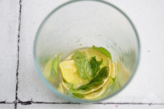 Mojito bezalkoholowe: zdjęcie przygotowania przepisu, krok 4 Mojito bezalkoholowe: zdjęcie przygotowania przepisu, krok 4