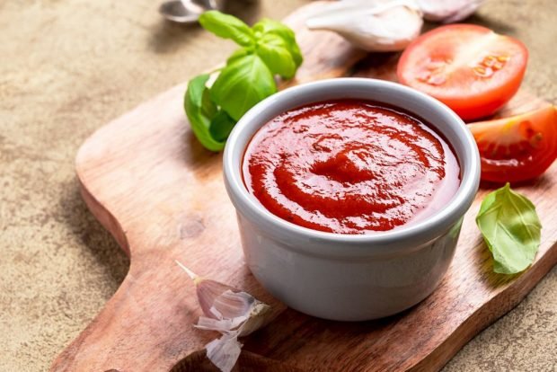 Sos pomidorowy-prosty i pyszny przepis, jak gotować krok po kroku