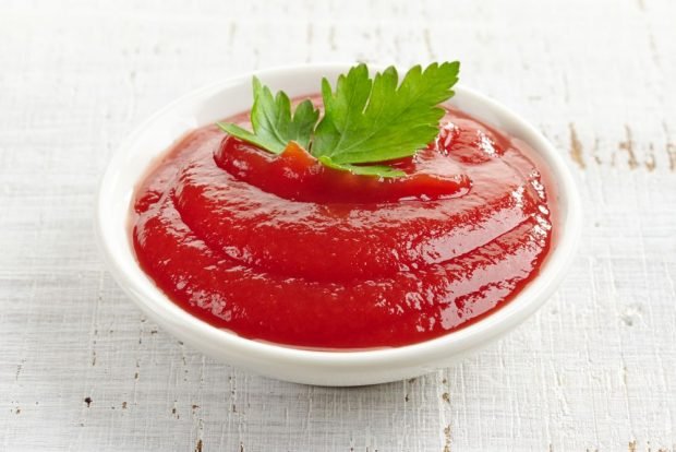 Ketchup z koncentratu pomidorowego w domu – prosty i pyszny przepis, jak gotować krok po kroku