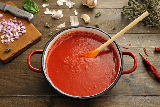 Sos pomidorowy do spaghetti-prosty i pyszny przepis, jak gotować krok po kroku