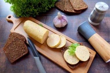 Domowa kiełbasa parzona z filetu z kurczaka przepis ze zdjęciami krok po kroku i wideo