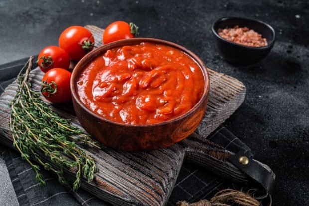 Sos pomidorowy do pizzy-prosty i pyszny przepis, jak gotować krok po kroku