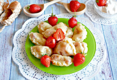 Pierogi z truskawkami przepis ze zdjęciami krok po kroku i wideo