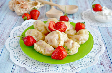Pierogi z truskawkami przepis ze zdjęciami krok po kroku i wideo