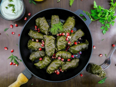 Klasyczna dolma w liściach winogron w garnku przepis ze zdjęciami krok po kroku i wideo